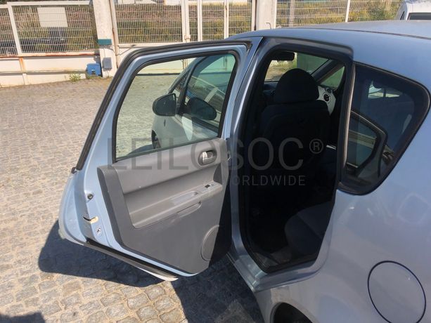 Mitsubishi Colt · Ano 2005