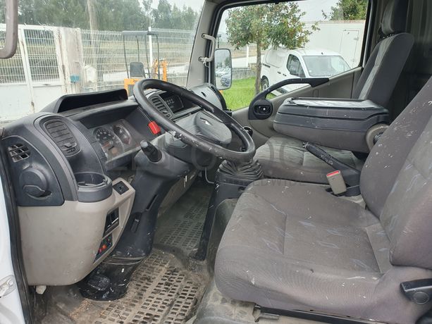 Renault Maxity Com Plataforma Elevatória Cela