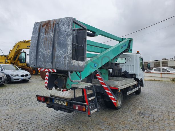 Renault Maxity Com Plataforma Elevatória Cela