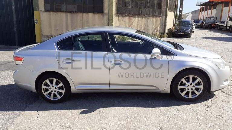 Toyota Avensis D-4D · Ano 2010