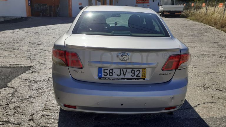 Toyota Avensis D-4D · Ano 2010
