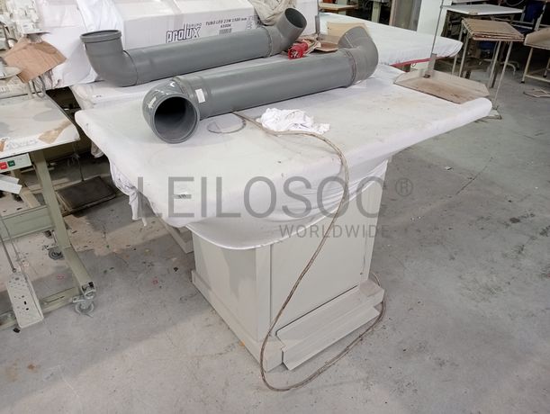 Mesas de passar a ferro + Máquina de corte e cose