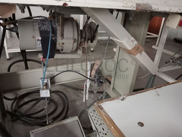 Máquinas de recobrimento + Máquina de corte e cose