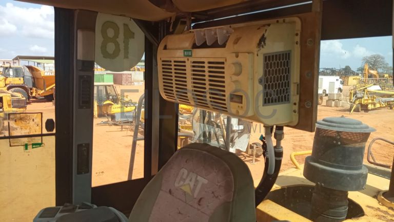 Pá carregadeira CAT966H