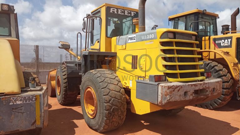 Pá carregadeira Komatsu WA380