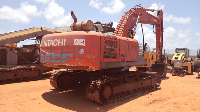 Escavadeira HITACHI ZACIS240