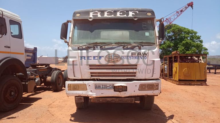 Camião Betoneira marca FAW, JA320