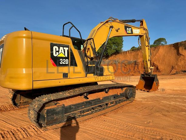 Escavadeira CAT 320