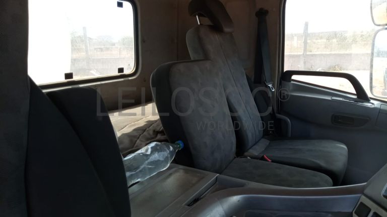 Camião cisterna de tanque de água.