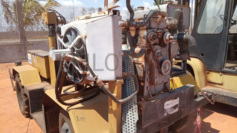 Máquina de fazer furos de água