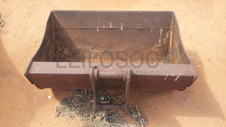 Tilt Ditch cleaning Bucket, 24"