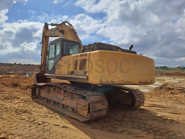 Escavadeira marca SANY