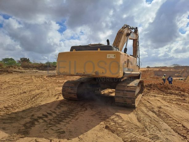 Escavadeira marca SANY