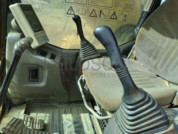 Escavadeira marca SANY