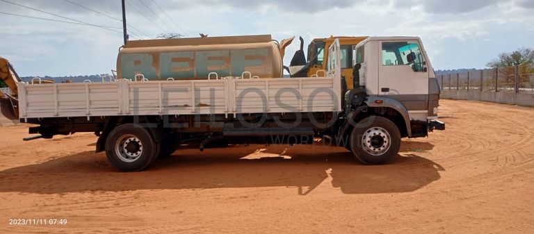 Camião de marca TATA