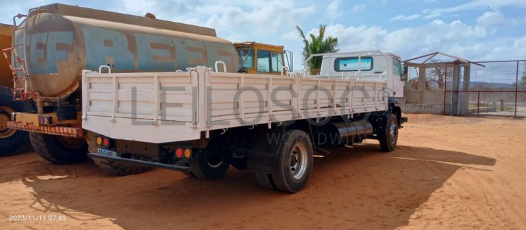 Camião de marca TATA