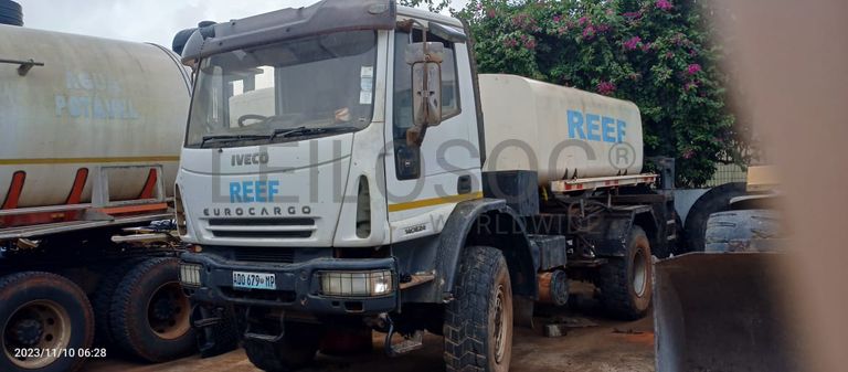 Camião de marca Iveco