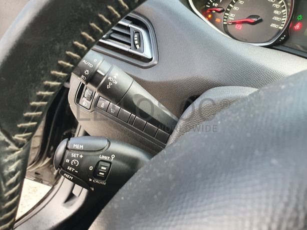 Peugeot 308 · Ano 2014