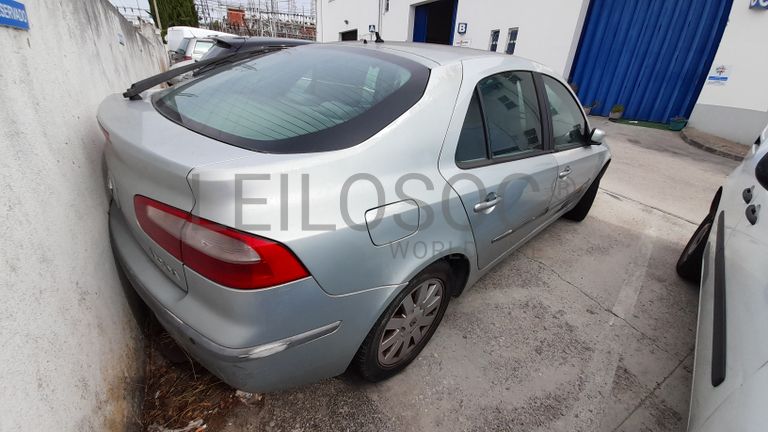 Renault Laguna 1.9 DCI · Ano 2002