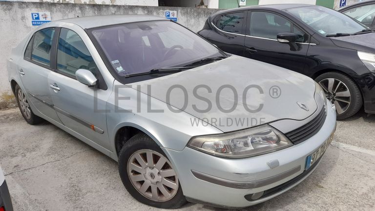 Renault Laguna 1.9 DCI · Ano 2002