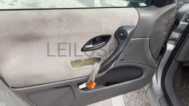 Renault Laguna 1.9 DCI · Ano 2002