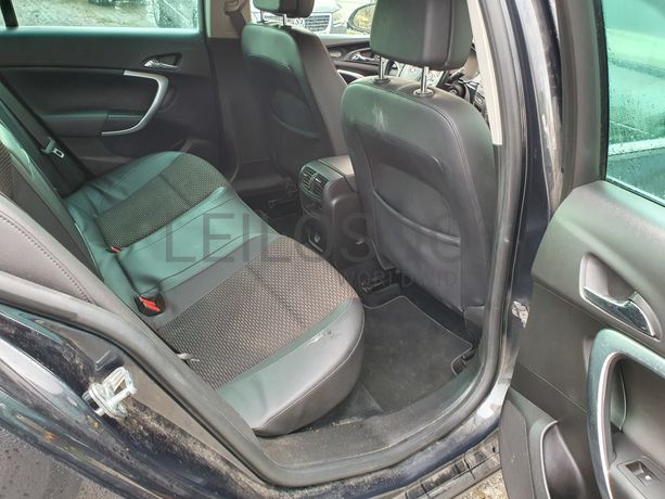 Opel Insígnia Sports Tourer SW · Ano 2014