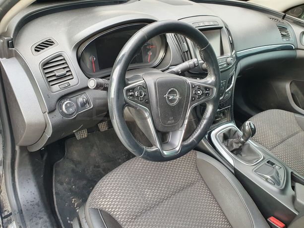 Opel Insígnia Sports Tourer SW · Ano 2014