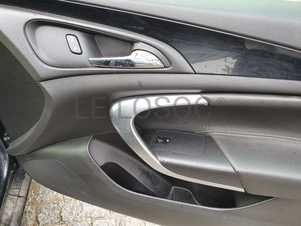 Opel Insígnia Sports Tourer SW · Ano 2014