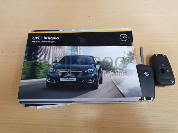 Opel Insígnia Sports Tourer SW · Ano 2014