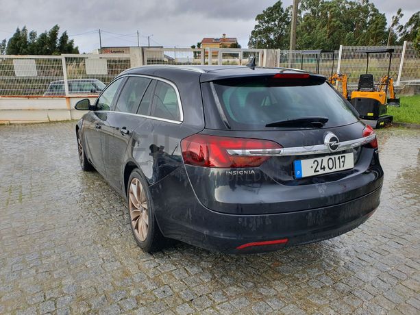 Opel Insígnia Sports Tourer SW · Ano 2014