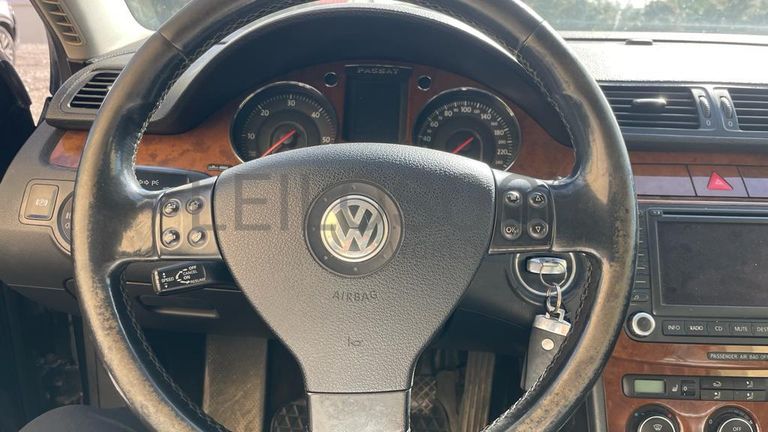 Volkswagen Passat 2.0 TDI · Ano 2005