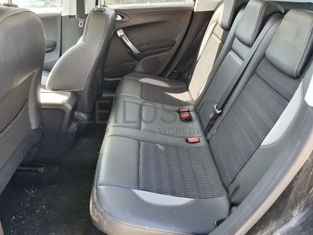 Peugeot 2008 · Ano 2015