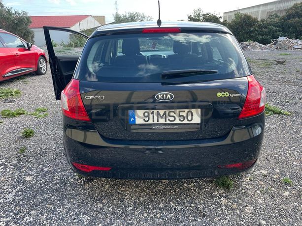 Kia Ceed 1.6 CRDI · Ano 2012