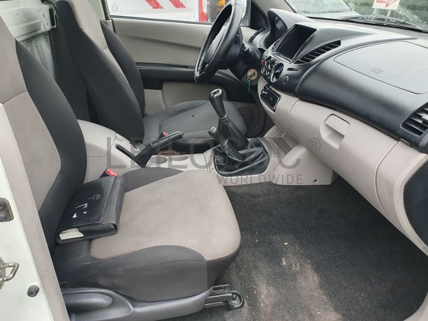 Mitsubishi L200 · Ano 2015
