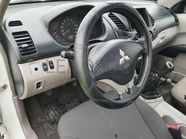 Mitsubishi L200 · Ano 2015