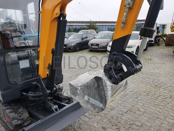 Mini Giratória Infront YFE20 · Ano 2023