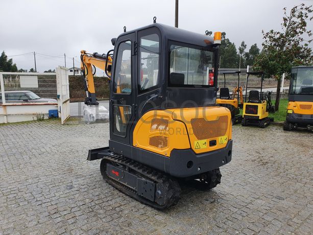 Mini Giratória Infront YFE20 · Ano 2023