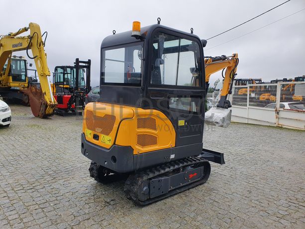 Mini Giratória Infront YFE20 · Ano 2023