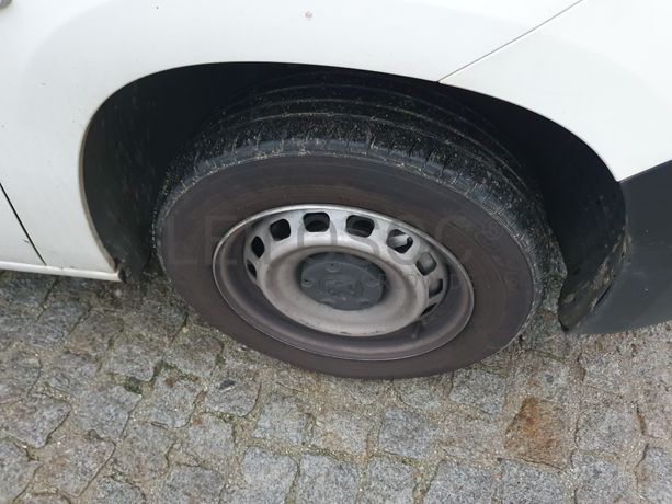 Peugeot Partner · Ano 2019