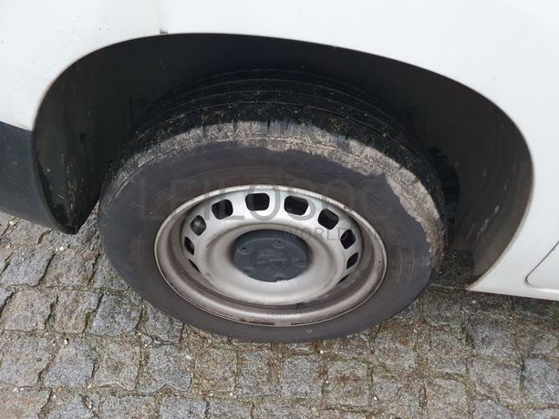 Peugeot Partner · Ano 2019