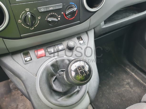 Peugeot Partner · Ano 2017