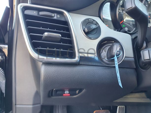 Porsche Panamera S Hybrid · Ano 2012