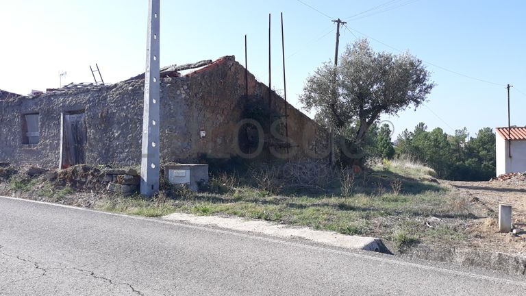 Moradia (Ruínas) + Terreno · Tomar