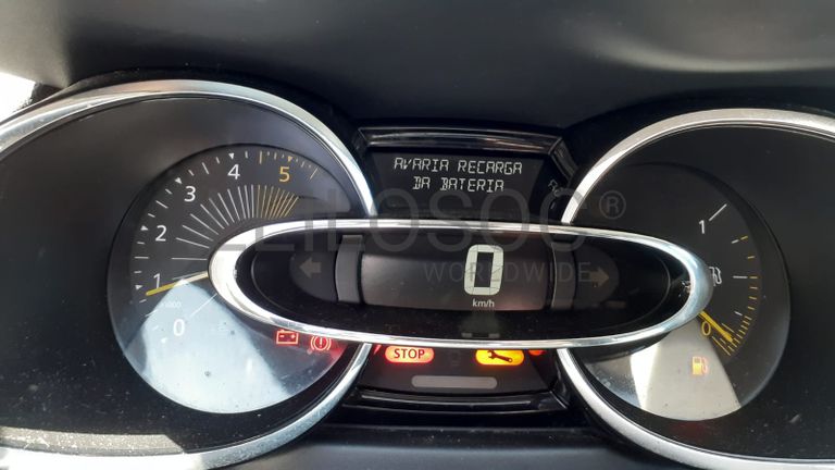 Renault Clio IV Grandtour DCI · Ano 2014