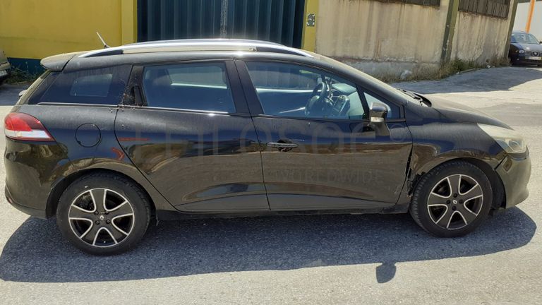 Renault Clio IV Grandtour DCI · Ano 2014