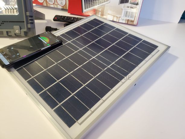 Foco Led e Painel Solar