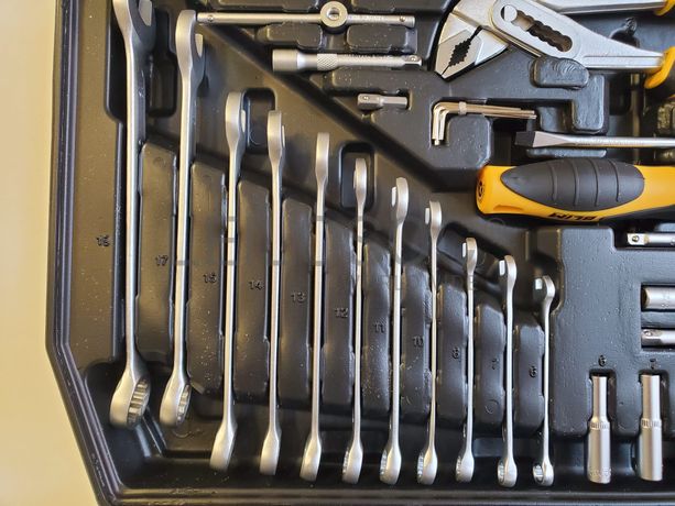 Caixa Ferramentas com Ferramentas