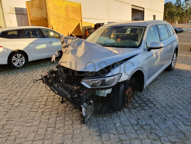 Volkswagen Passat · Ano 2016