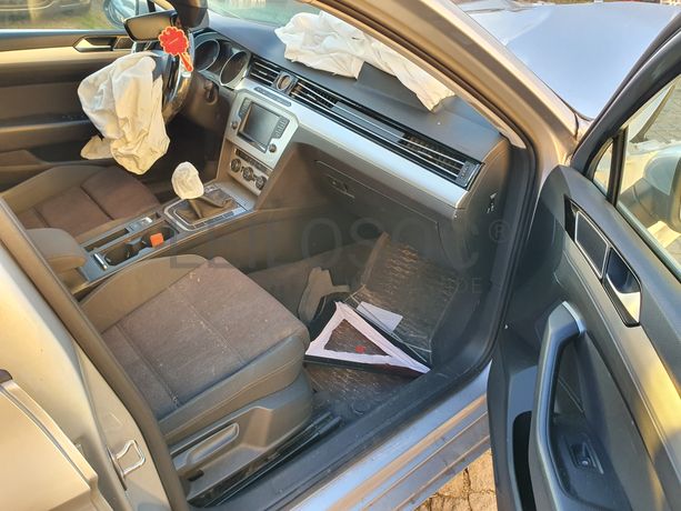 Volkswagen Passat · Ano 2016