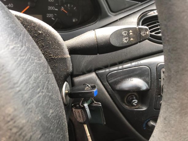 Ford Focus · Ano 2000